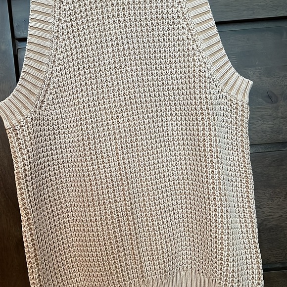 Woman’s Michael Kors Sleeveless Mock Turtleneck Size XL NWT - Picture 3 of 4